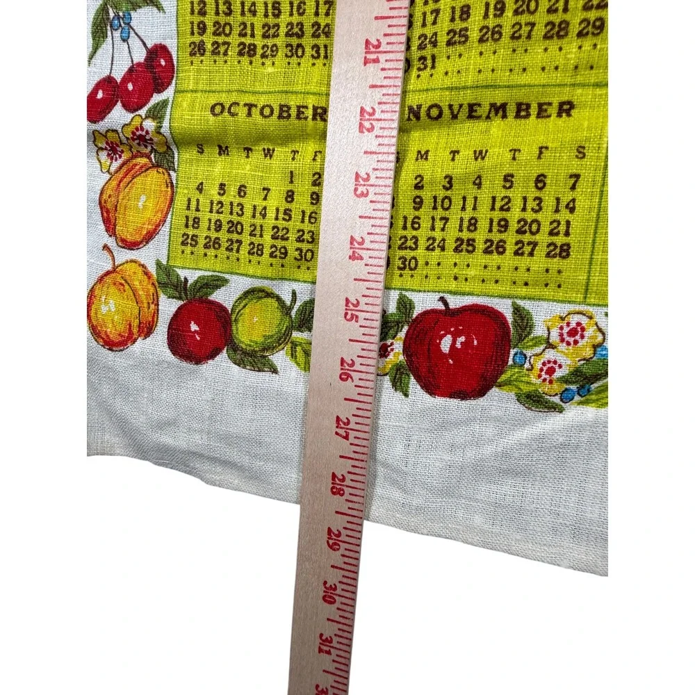 VTG‎ 1981 Linen Kitchen Towel Calendar Fruit Basket and Border 28